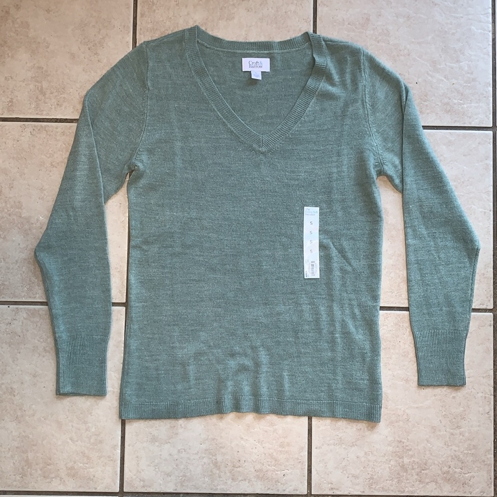 Croft & Barrow Small, V-Neck Extra-Soft Sweater